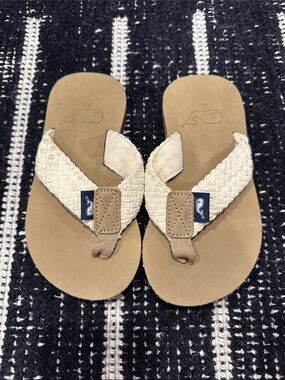Vineyard Vines Flip Flops
